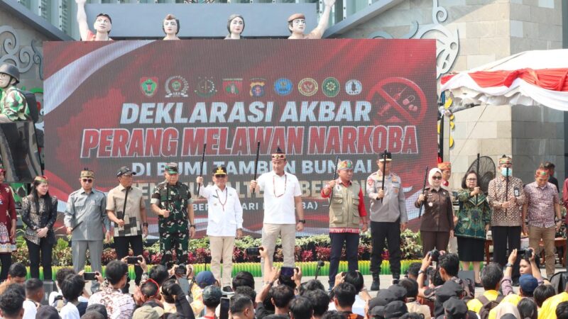 Suasana pagi yang cerah 3.000 Mahasiswa dan Pelajar Hadiri Deklarasi Anti Narkoba di Bunderan Besar Palangka Raya, di tengah Isu Mencekam Karhutla