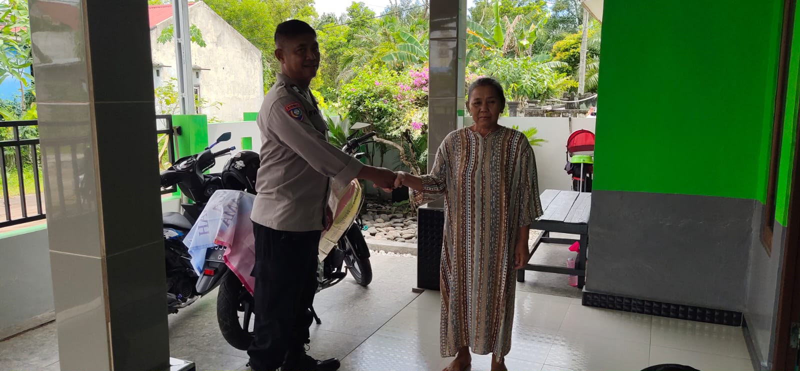 Sambangi Warganya, Polsek Sabangau Ajak Jaga Kondusivitas di Sabaru