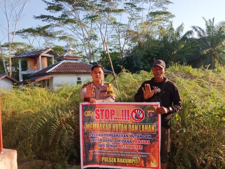 Gelar terus DDS, Bhabinkamtibmas Gaung Baru Ingatkan Warga Waspadai Karhutla