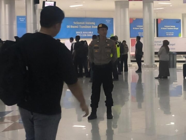 Diakhir Pekan, Satpamobvit Polresta Palangka Raya Tetap Siagakan Personel di Bandara Tjilik Riwut