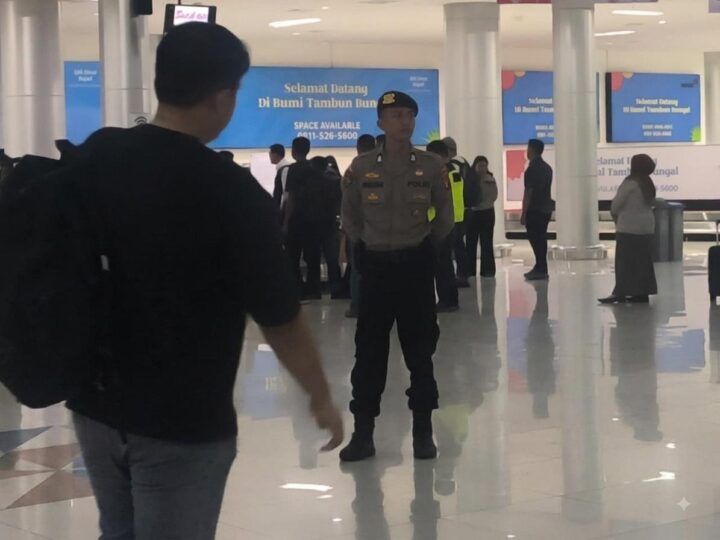 Hadir di Bandara Tjilik Riwut, Satpamobvit Polresta Palangka Raya Tinjau Kondusivitas Secara Kontinu