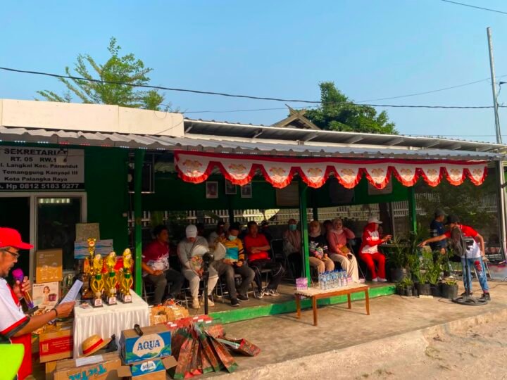 Semarak Hari Kemerdekaan, Bhabinkamtibmas Langkai Hadiri Senam Bersama Warga