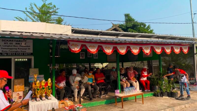 Semarak Hari Kemerdekaan, Bhabinkamtibmas Langkai Hadiri Senam Bersama Warga