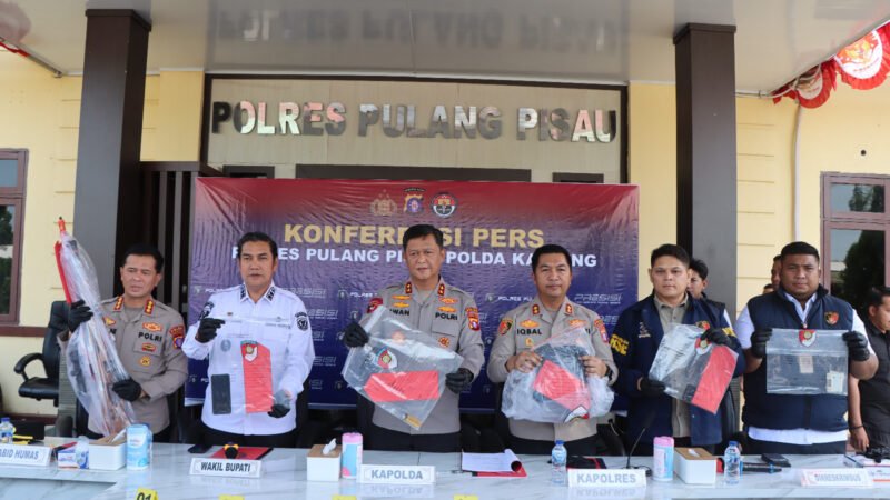 Konferensi Pers Kapolda Kalteng Ungkap 2 Pelaku Karhutla di Pulang Pisau, Bakar 12 Titik Lahan dan Ancam Saksi dengan Senapan Angin