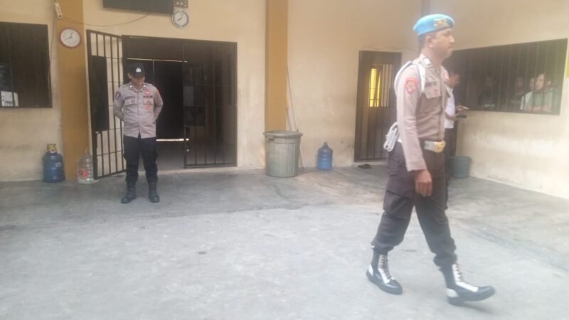 Usai Apel Serah Terima, Pamapta I SPKT Polresta Palangka Raya Cek Rutin Tahanan di Rutan