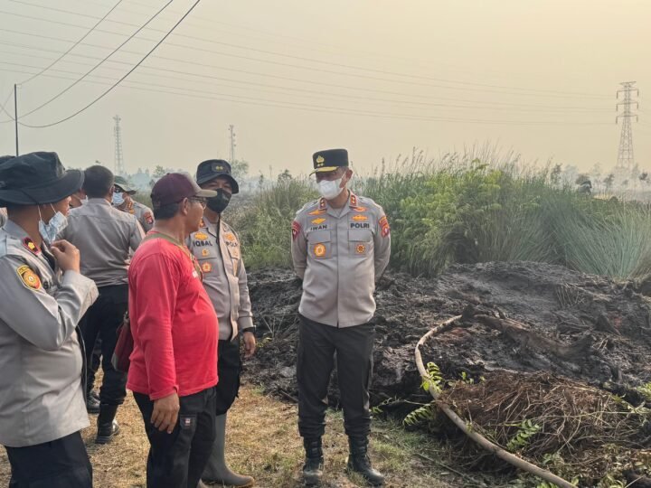 Tinjau Lokasi Karhutla di Tumbang Nusa, Kapolda Kalteng Apresiasi Kerja Keras Satgas