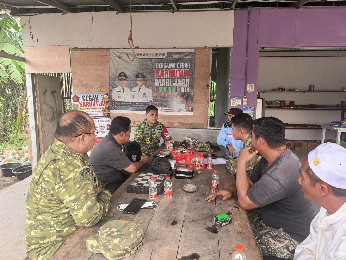 Hari kedua, Pasis Dikreg Sesko TNI LVI berikan Penyuluhan Karhutla di Desa Hanjak Maju, Pulang Pisau
