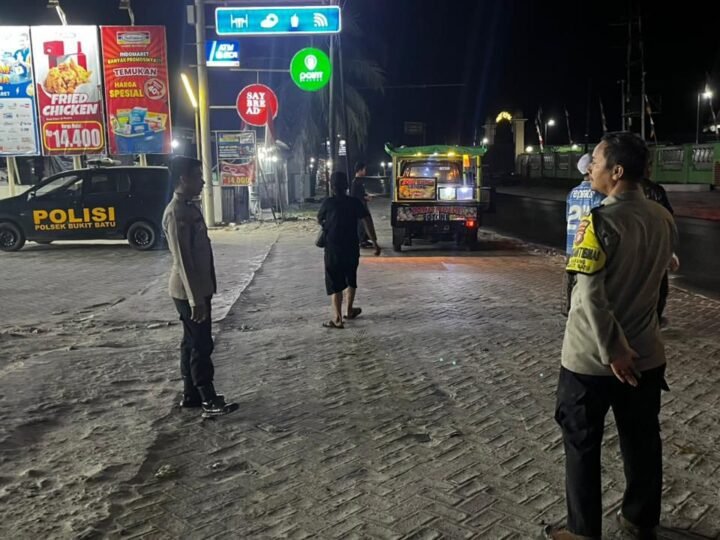 Hampiri Masjid, Polsek Bukit Batu Sampaikan Pesan Kamtibmas kepada Jamaah