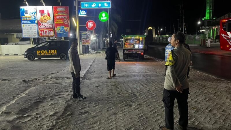 Hampiri Masjid, Polsek Bukit Batu Sampaikan Pesan Kamtibmas kepada Jamaah