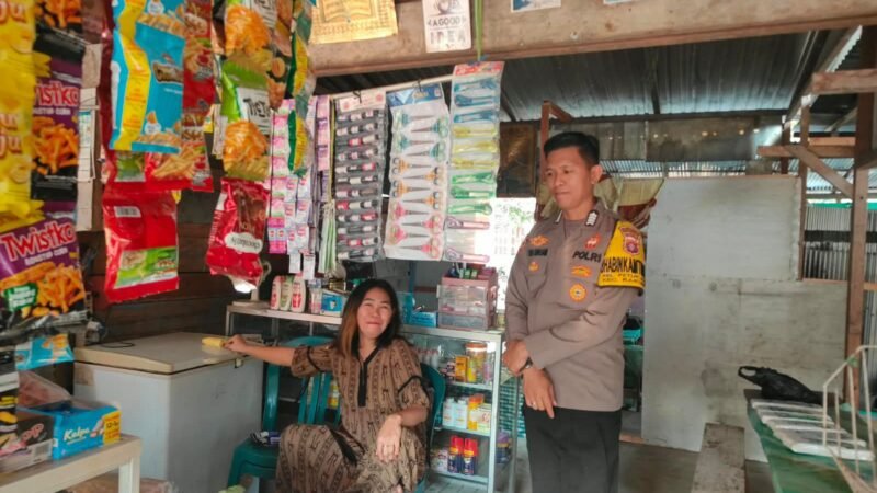 Sambangi Warga, Bhabinkamtibmas Petuk Bukit Sampaikan Pesan Kamtibmas