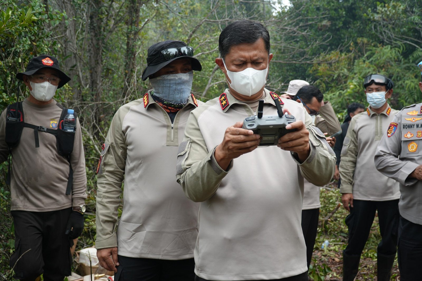 Atasi Karhutla di Tjilik Riwut Km.21 hingga 23 Palangka Raya, Kapolda Kalteng Bersama Gubernur Optimalkan Sumur Bor Sepanjang 3 KM
