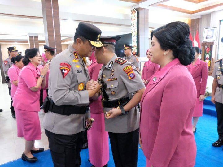 Sertijab Dipimpin Kapolda Kalteng, Kapolresta Palangka Raya dan 6 Kapolres Jajaran Resmi Berganti