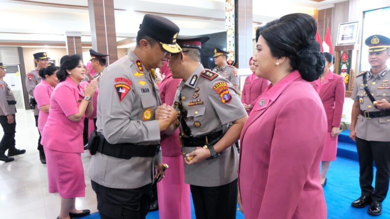 Sertijab Dipimpin Kapolda Kalteng, Kapolresta Palangka Raya dan 6 Kapolres Jajaran Resmi Berganti