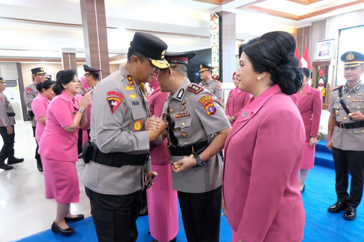 Sertijab Dipimpin Kapolda Kalteng, Kapolresta Palangka Raya dan 6 Kapolres Jajaran Resmi Berganti