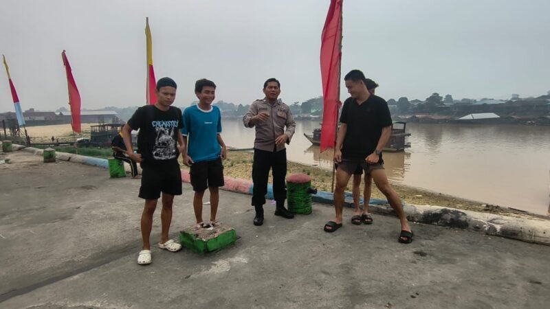 Patroli Dialogis, Polsek Pahandut Sampaikan Pesan Kamtibmas di Pelabuhan Rambang