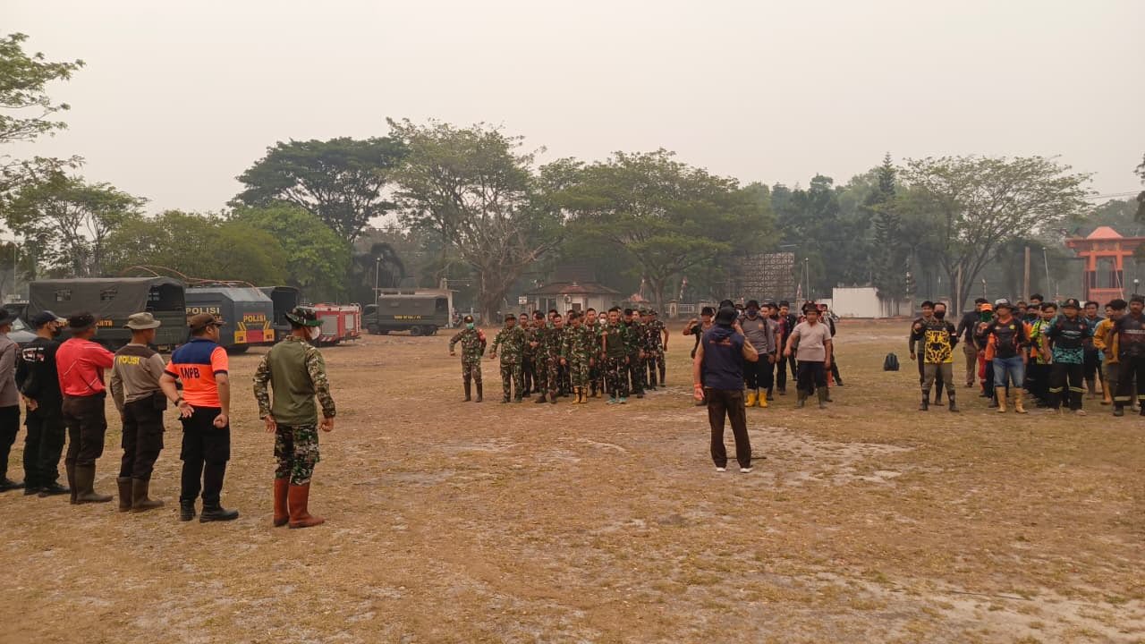 Sebelum Bertugas, Satgas Karhutla Polresta Palangka Raya Ikuti Apel Gabungan di Kantor BPBD Kota