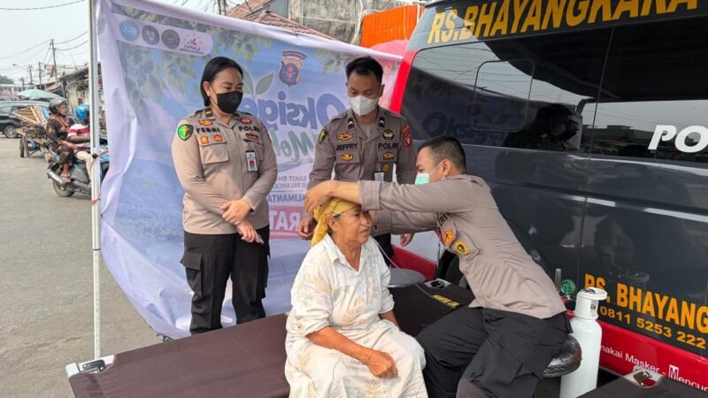 Kepedulian di Tengah Kabut Asap, Rumkit Bhayangkara Terus Bergerak Berikan Layanan Oksigen Gratis untuk Masyarakat