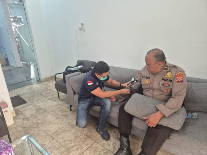 Dukung Pelaksanaan Tugas, Sidokkes Polresta Palangka Raya Cek Kondisi Personel Pam Aksi Damai