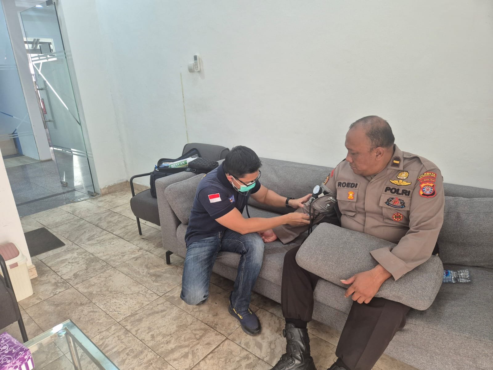 Dukung Pelaksanaan Tugas, Sidokkes Polresta Palangka Raya Cek Kondisi Personel Pam Aksi Damai