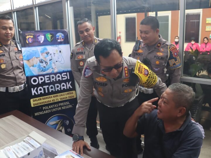 Puluhan Masyarakat antusias ikuti Operasi Katarak Gratis yang digelar Ditlantas Polda Kalteng