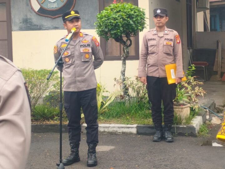 Pimpin Apel di Mapolsek, Kapolsek Pahandut: Mari Terus Kita Bersinergi Dukung Program Kerja Kapolresta yang Baru