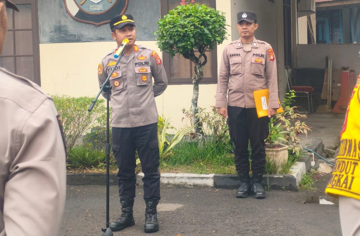 Pimpin Apel di Mapolsek, Kapolsek Pahandut: Mari Terus Kita Bersinergi Dukung Program Kerja Kapolresta yang Baru
