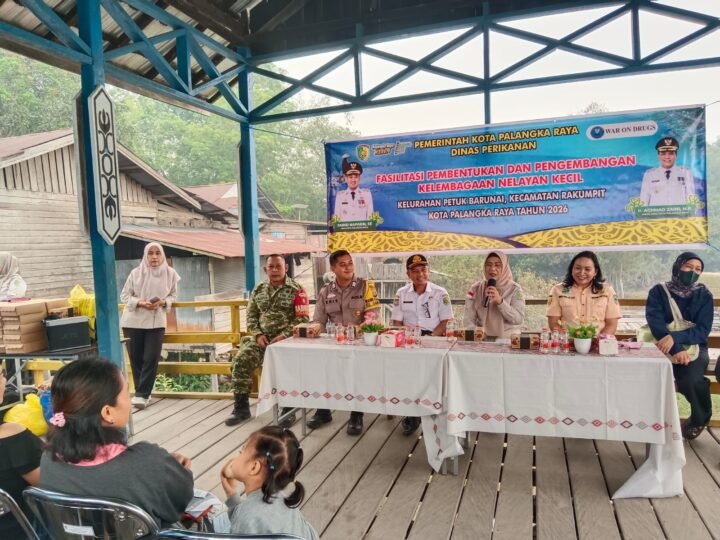 Dukung Program Pemberdayaan Nelayan, Bhabinkamtibmas Rakumpit Hadiri Kegiatan di Petuk Barunai