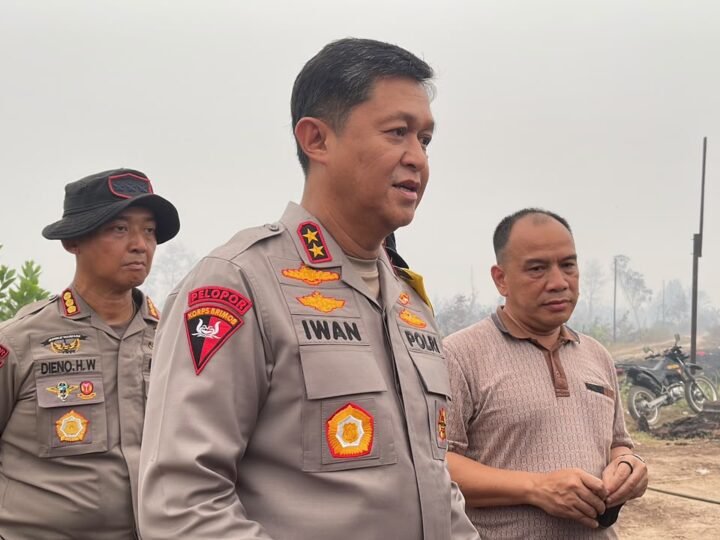 Bersama Aslog Kapolri, Kapolda Kalteng Cek Pemadaman Karhutla dengan Cairan X-Fire