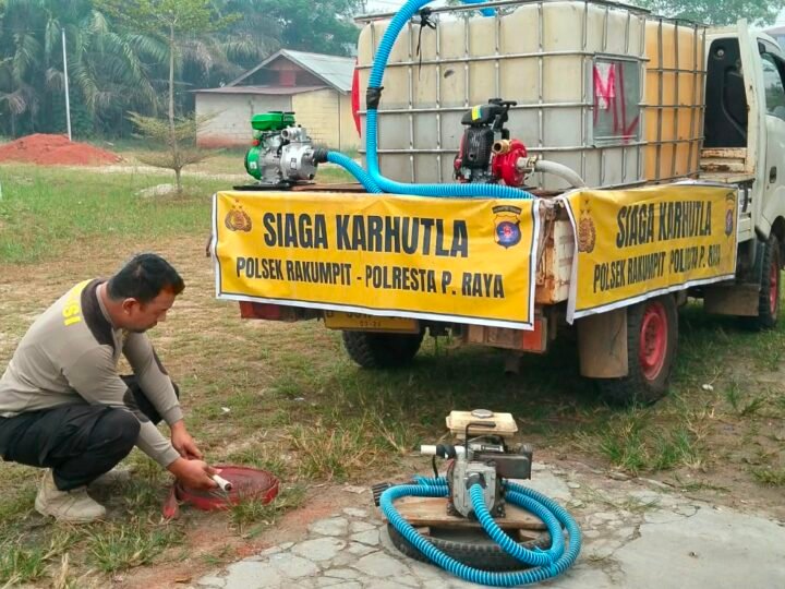 Mitgasi Karhutla, Polsek Rakumpit Siagakan Mobil dan Sarpras Pemadam