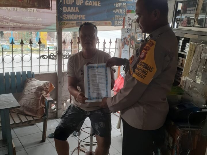Masif Mitigasi Karhutla di Panarung, Bhabinkamtibmas Polsek Pahandut Sebarkan Maklumat Kapolda Kalteng