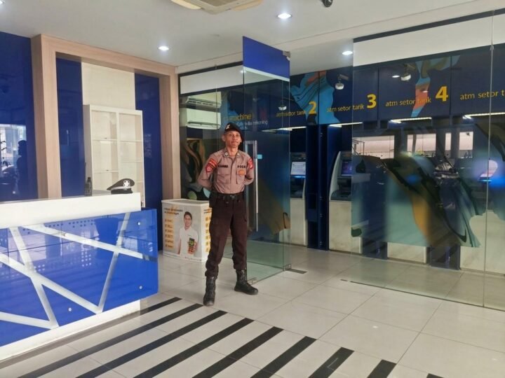Jelang Akhir Pekan, Satpamobvit Polresta Palangka Raya Perkuat Pengamanan Bank