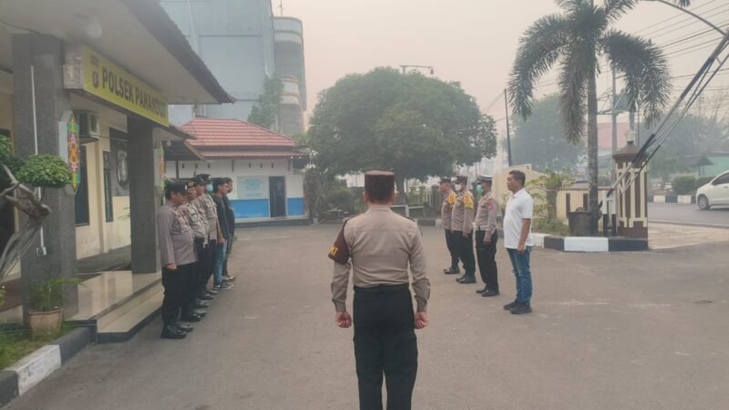 Buktikan Kesiapan Melayani, Personel Polsek Pahandut Apel Serah Terima Piket