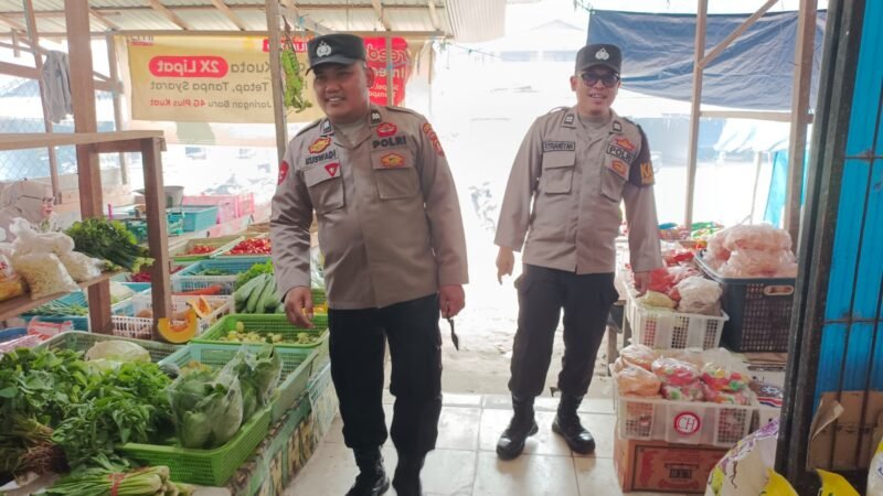 Kunjungi Pasar Rakyat Tangkiling, Polsek Bukit Batu Hadirkan Rasa Aman ke Semua Kalangan