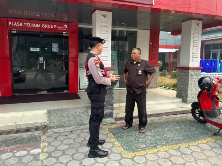 Satsamapta Polresta Palangka Raya Sampaikan Imbauan Kamtibmas di Kantor GraPARI Telkomsel