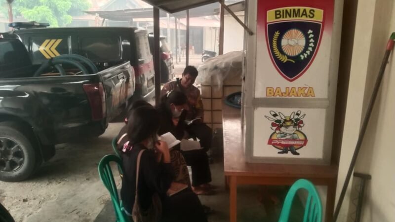 Tingkatkan Minat Baca ke Masyarakat, Bhabinkamtibmas Langkai Hadirkan Bajaka Presisi