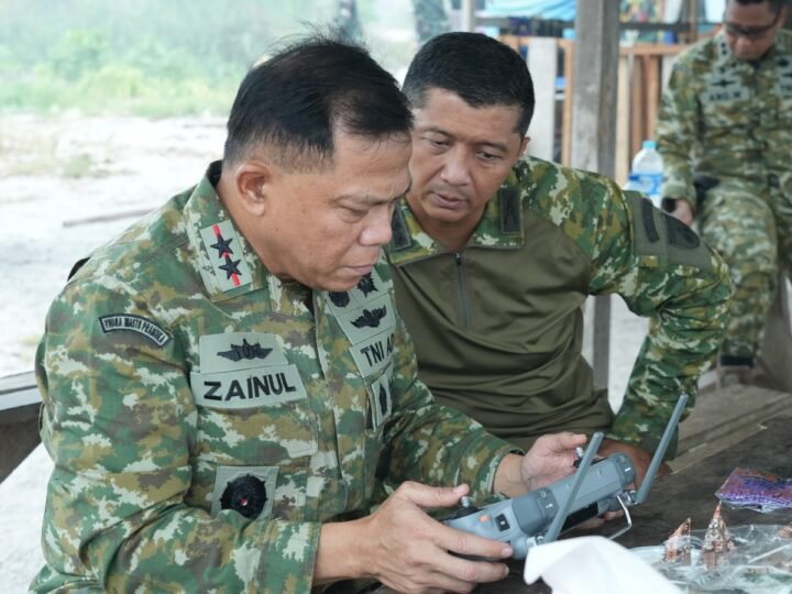 Pangdam XXII/Tambun Bungai Tinjau Karhutla dengan Drone Termal di Tjilik Riwut KM 21