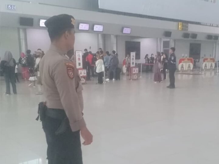 Tugaskan Personel, Satpamobvit Polresta Palangka Raya Jaga Ketertiban di Bandara Tjilik Riwut