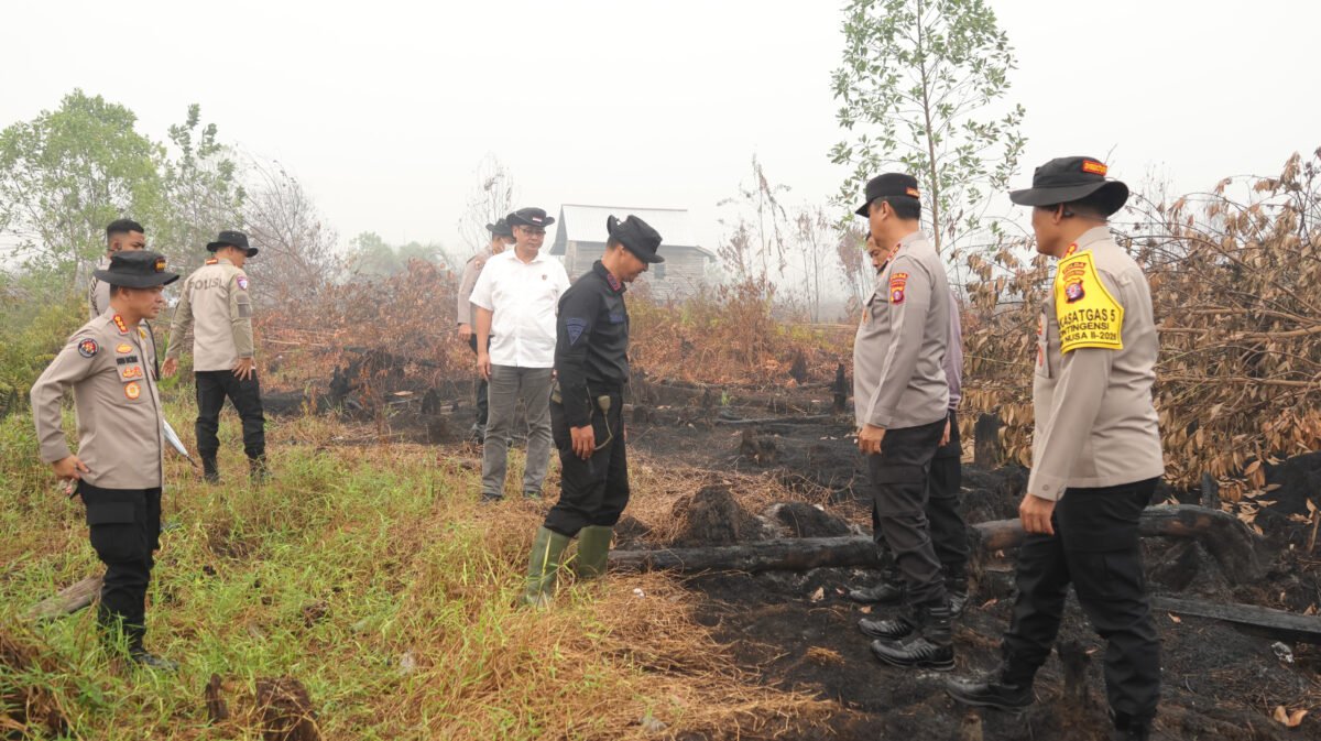 Kapolda Kalteng Tinjau Hasil Pembasahan Karhutla di Manduhara Ujung, Penggunaan Cairan X-Fire Dinilai Efektif