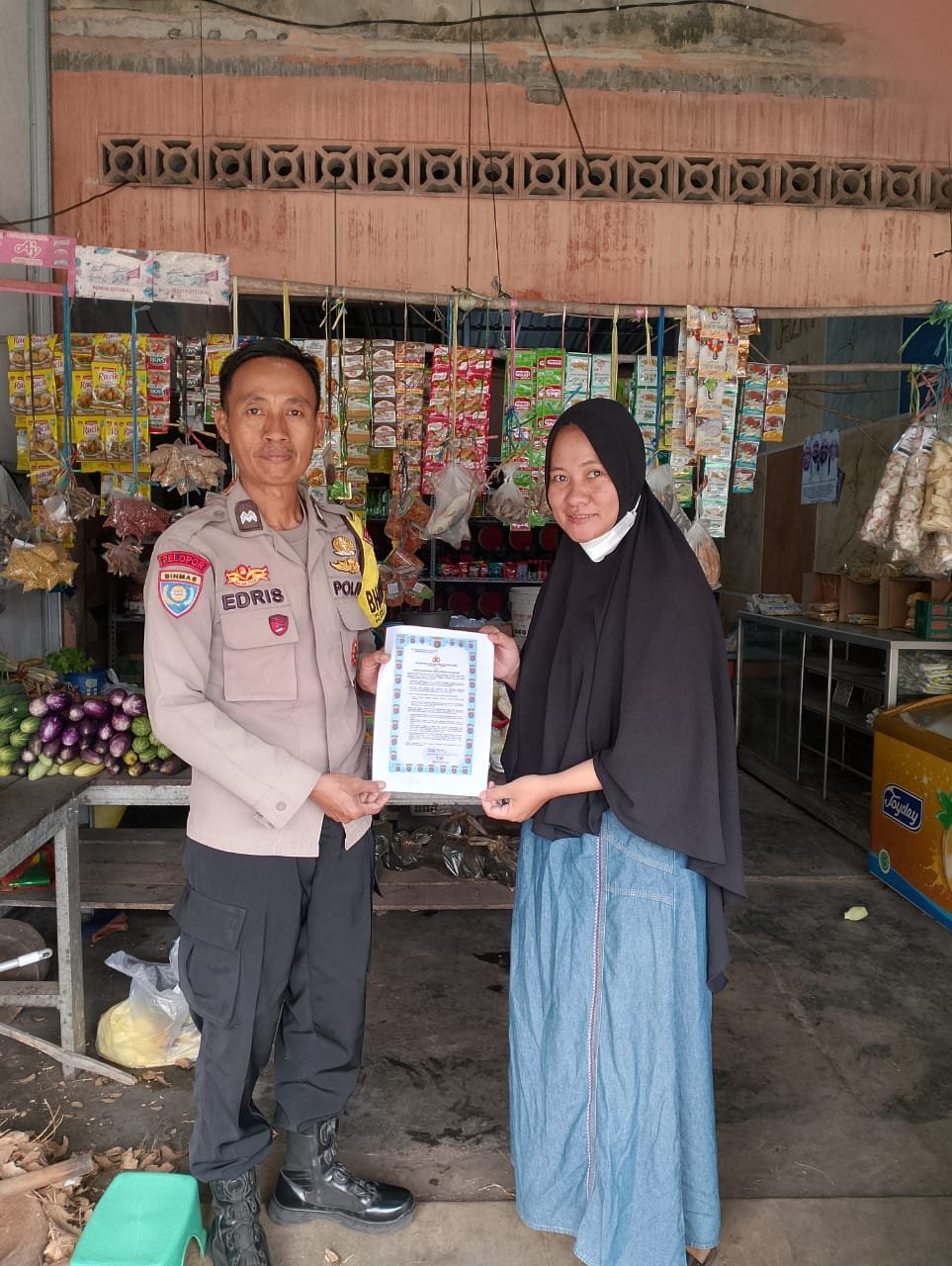 Cegah Karhutla, Bhabinkamtibmas Polsek Pahandut Polresta Palangka Raya Sampaikan Maklumat Kapolda
