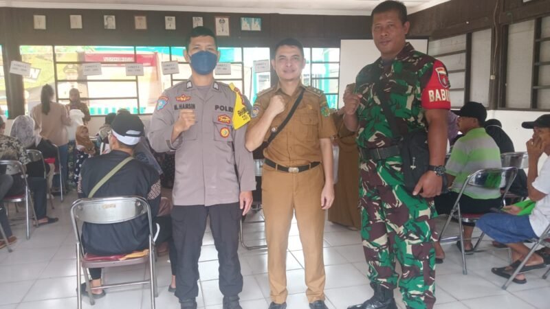 Pastikan Penyaluran Tepat Sasaran, Polsek Pahandut Polresta Palangka Raya Kawal Bantuan Pangan