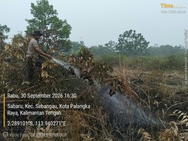 Tanggapi Karhutla di Jalan Buluh Merindu, Satgas Polresta Palangka Raya Lakukan Pemadaman Lanjutan