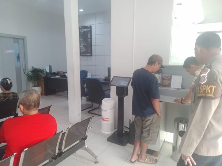 Sambil Sharing dengan Nasabah, Polsek Bukit Batu Imbau Waspada Cyber Crime