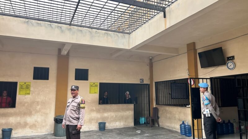 Usai Apel Digelar, Pamapta III SPKT Polresta Palangka Raya Cek Kondisi Tahanan