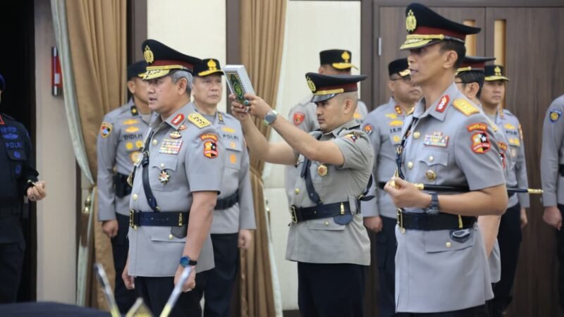Kapolri Pimpin Sertijab dan Kenaikan Pangkat Sejumlah PJU Mabes dan Kapolda