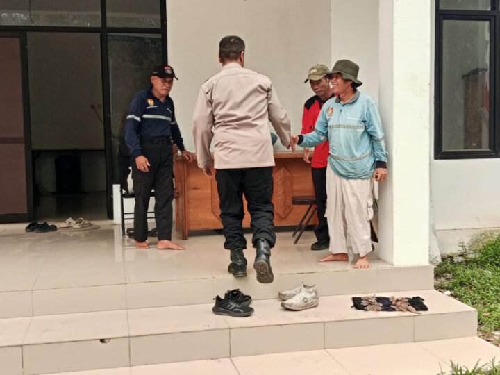 Jaga Keamanan Wisatawan, Polsek Bukit Batu Patroli Dialogis di Nyaru Menteng