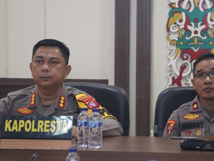Di Command Center, Kapolresta dan PJU Polresta Palangka Raya Ikuti Anev Dalkarhutla Kapolda Kalteng