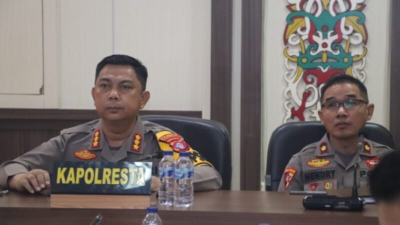 Di Command Center, Kapolresta dan PJU Polresta Palangka Raya Ikuti Anev Dalkarhutla Kapolda Kalteng