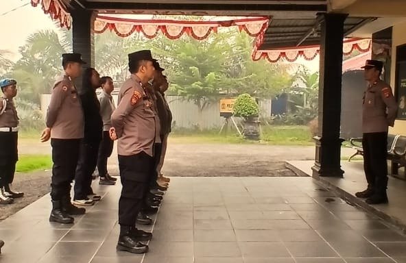 Gelar Apel di Mako, Kapolsek Rakumpit Imbau Personel Jaga Kesehatan dan Soliditas