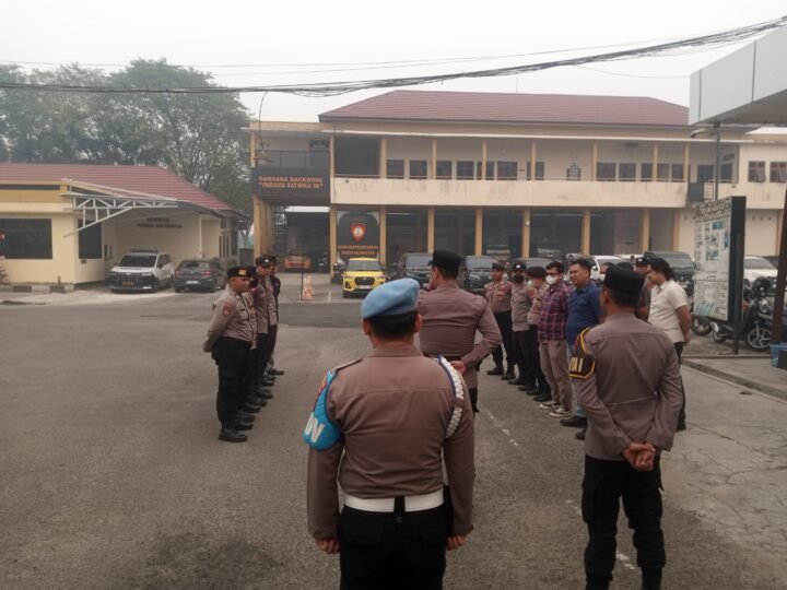 Disela Serah Terima Dinas, Pamapta II SPKT Polresta Palangka Raya Cek Tahanan