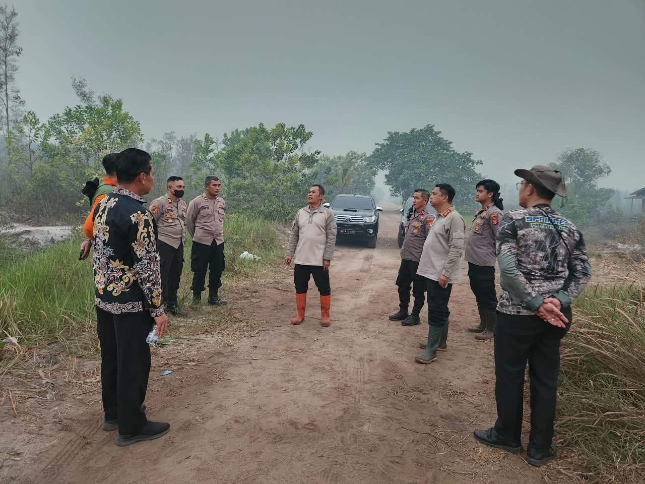 Pastikan Penanganan Karhutla Terkendali, Kapolresta Palangka Raya Cek Titik Api Km 38